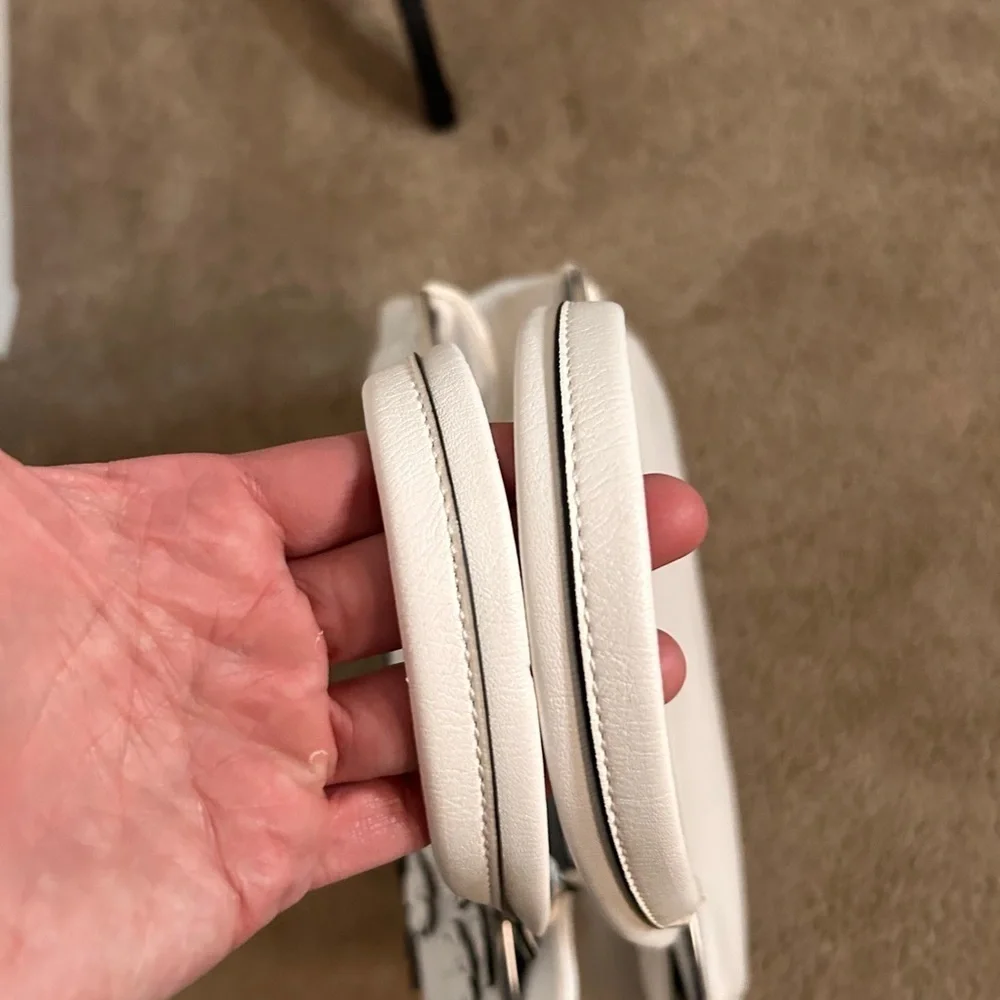 Vera Wang White Floral Baymar Tote